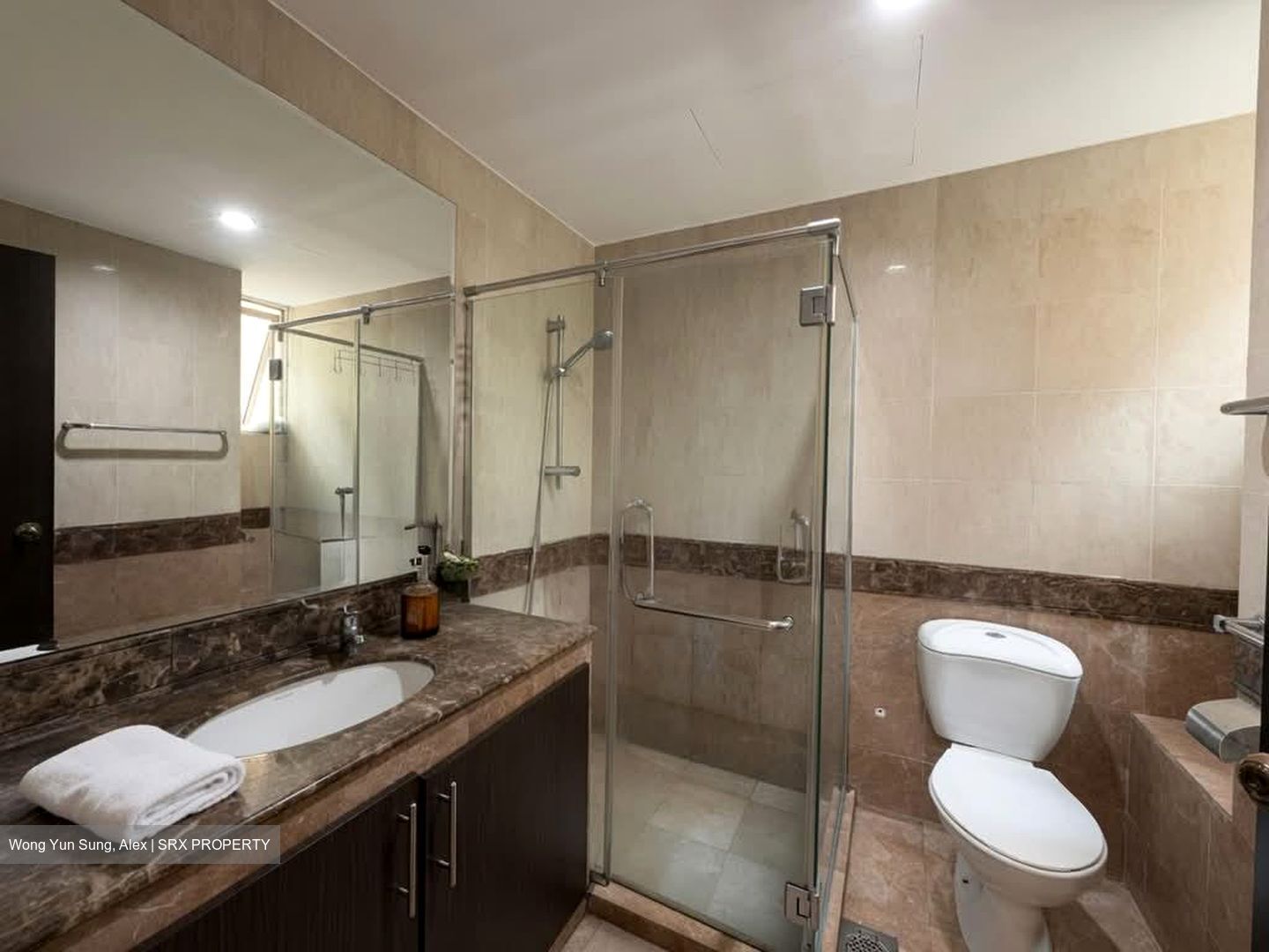 Landbay Condominium (D16), Condominium #569725621